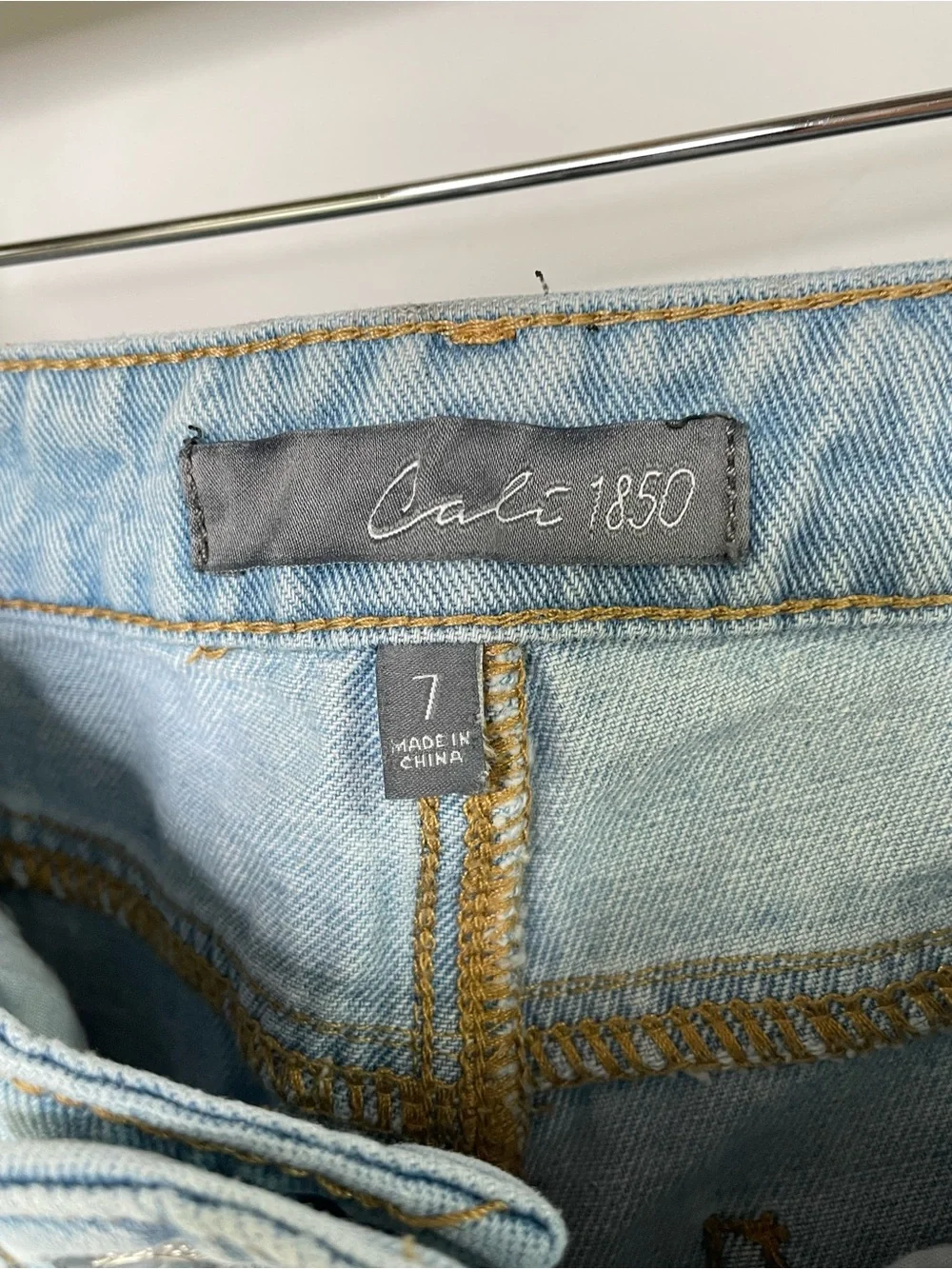 Feminine | Cali 1850 Embroidered Bow Wide Leg Jeans | Light Wash High Rise | 7 - Picture 10 of 11